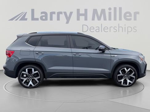 Certified 2023 Volkswagen Taos SEL AWD/4WD image 6