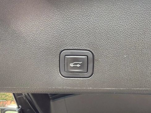 Used 2015 Cadillac SRX Luxury w/ Driver Awareness Package AWD/4WD image 23