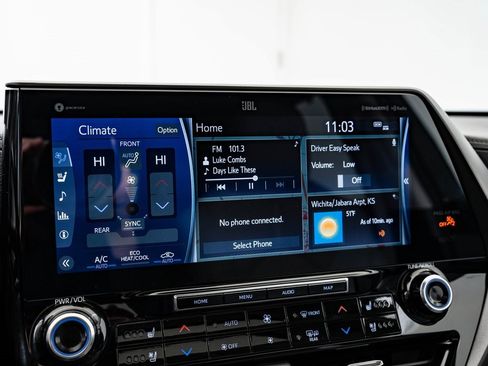 Used 2021 Toyota Highlander Limited image 32