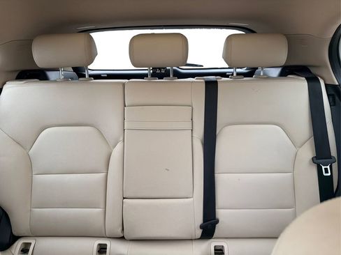 Used 2018 Mercedes-Benz GLA 250 w/ Premium Package image 16