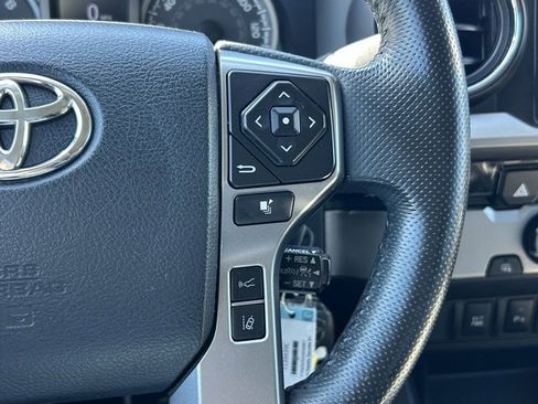 Used 2018 Toyota Tacoma SR5 image 22