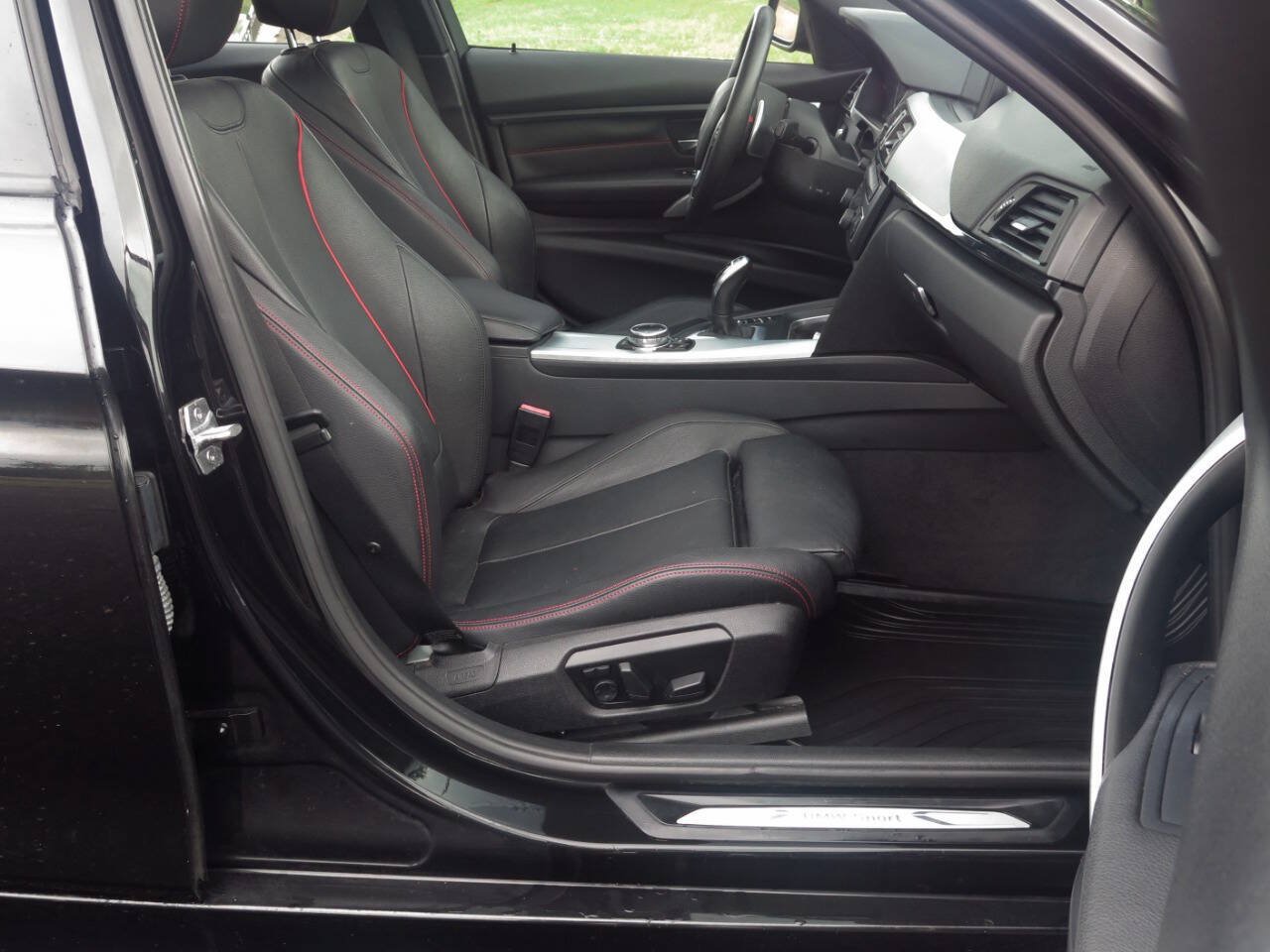 Used 2014 BMW 335i xDrive Sedan AWD/4WD image 18