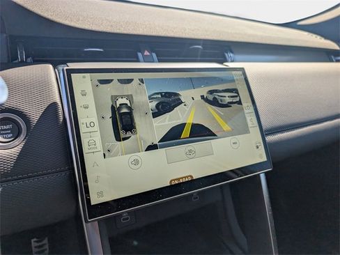 New 2025 Land Rover Discovery Sport Dynamic SE image 10