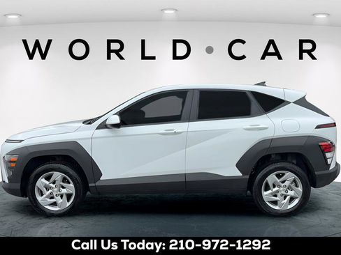 Used 2024 Hyundai Kona SE AWD/4WD image 4