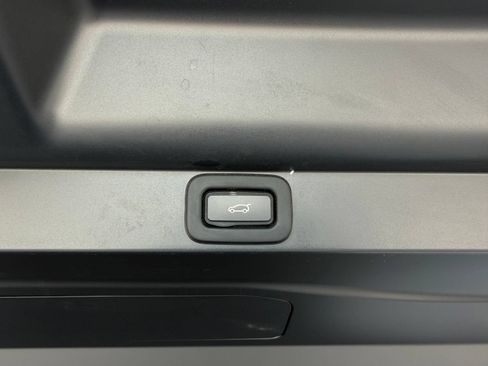 Used 2022 Land Rover Range Rover SE AWD/4WD image 16