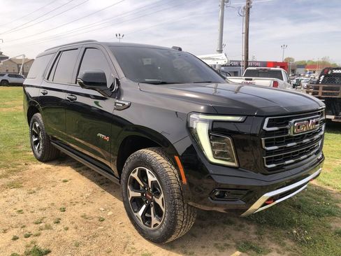 Used 2025 GMC Yukon AT4 w/ AT4 Premium Plus Package AWD/4WD image 15