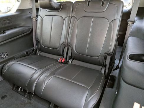 Used 2022 Jeep Grand Cherokee L Limited RWD image 33