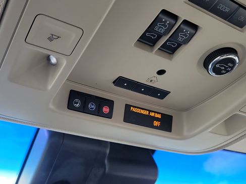 Used 2018 Cadillac Escalade Luxury image 23