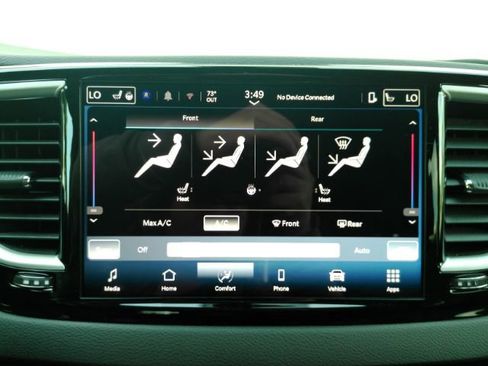 Used 2025 Chrysler Pacifica Select image 51