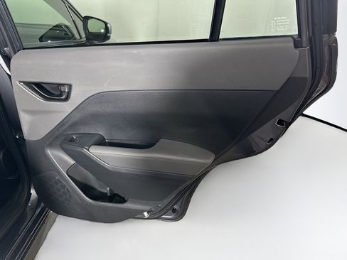 Used 2024 Subaru Crosstrek 2.0i Premium image 28