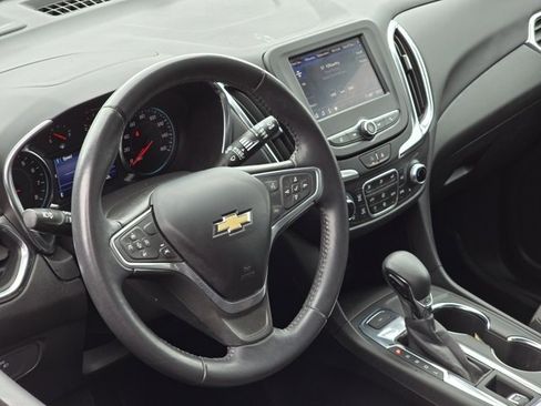 Used 2022 Chevrolet Equinox LT image 17
