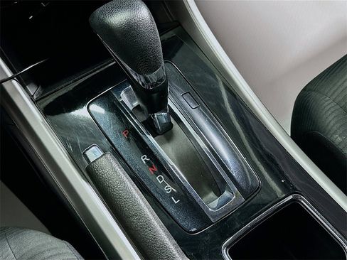 Used 2016 Honda Accord LX image 17