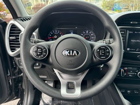Used 2022 Kia Soul LX w/ Technology Package image 21