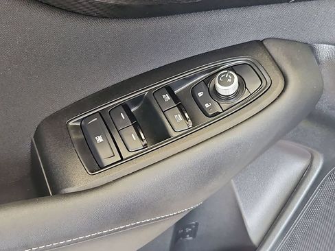 Used 2025 Subaru Outback Premium AWD/4WD image 11