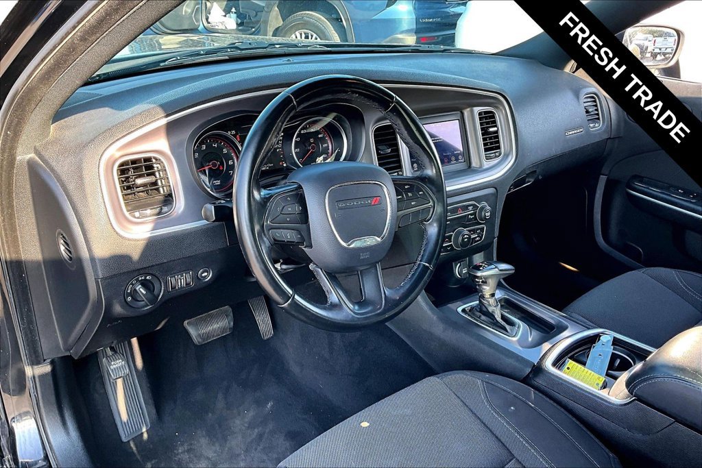 Used 2019 Dodge Charger SXT RWD image 11