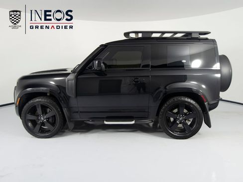 Used 2024 Land Rover Defender 90 X-Dynamic SE AWD/4WD image 11