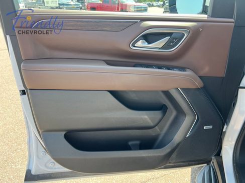 Certified 2023 Chevrolet Tahoe High Country w/ Advanced Technology Package AWD/4WD image 25