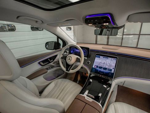 Used 2023 Mercedes-Benz EQS 450+ 4MATIC SUV w/ AMG Line Exterior Package image 14