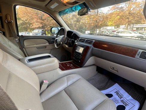Used 2012 Chevrolet Suburban LTZ image 10