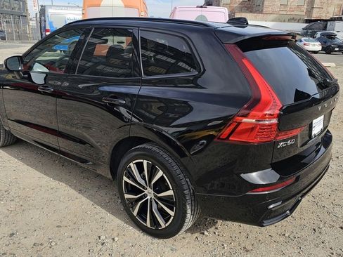 Certified 2025 Volvo XC60 B5 Plus image 2