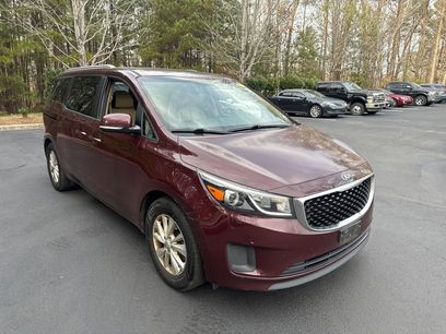Used 2017 Kia Sedona LX w/ LX Essentials Premium Package