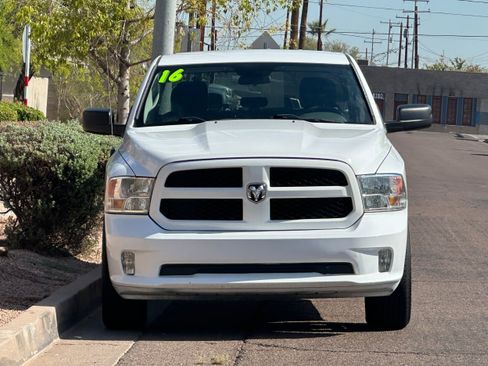 Used 2016 RAM 1500 Express RWD image 2