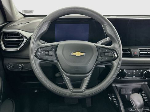 Used 2024 Chevrolet TrailBlazer LS FWD image 17