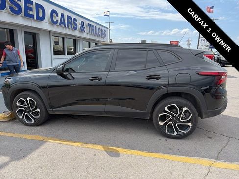 Used 2025 Chevrolet Trax RS image 6
