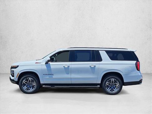 New 2026 Chevrolet Suburban Z71 w/ Z71 Off-Road Package AWD/4WD image 10