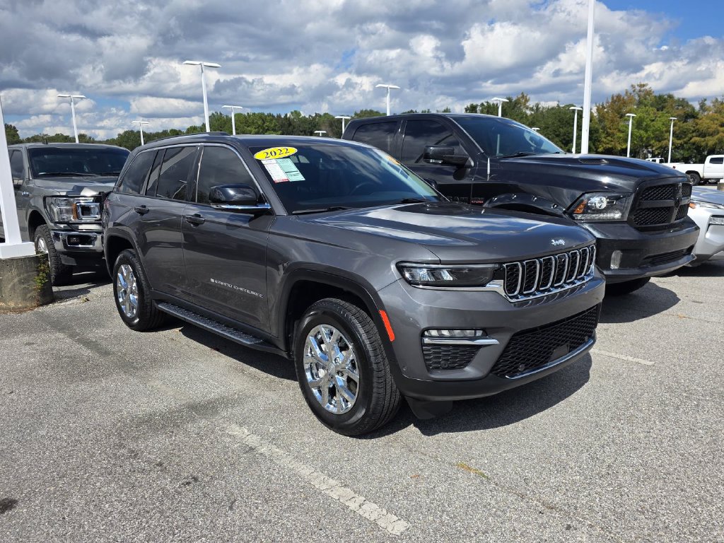 Used 2022 Jeep Grand Cherokee Limited w/ Luxury Tech Group II RWD image 1