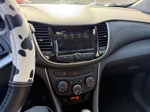 Used 2018 Chevrolet Trax LT w/ Driver Confidence Package FWD image 20