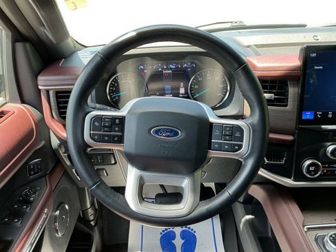Used 2024 Ford Expedition Limited AWD/4WD image 12