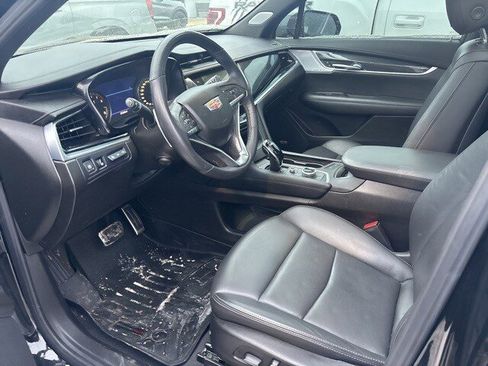 Used 2024 Cadillac XT6 Sport w/ Technology Package image 8