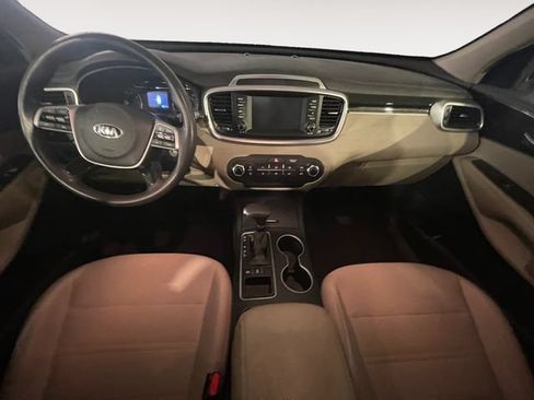 Used 2020 Kia Sorento LX AWD/4WD image 10