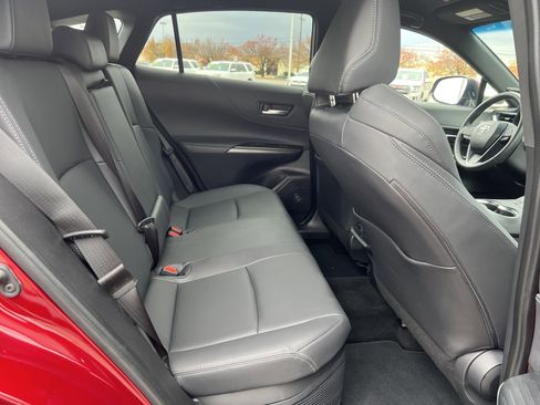 Certified 2024 Toyota Venza XLE image 20