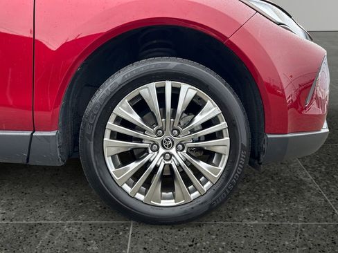 Used 2021 Toyota Venza XLE w/ Softex Package image 9