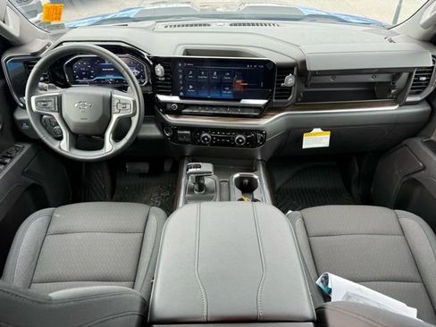 Used 2025 Chevrolet Silverado 1500 LT Trail Boss w/ LPO, Dark Essentials Package image 17