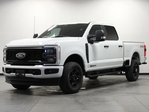 Used 2024 Ford F250 XL w/ STX Appearance Package image 9