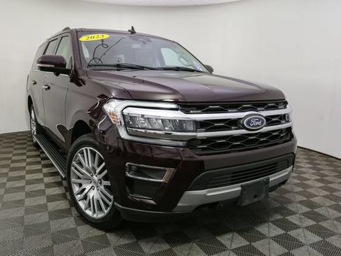 Used 2023 Ford Expedition Limited AWD/4WD image 3
