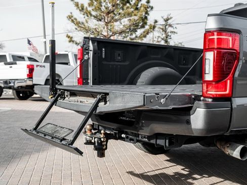 Used 2022 Ford F250 Lariat w/ Black Appearance Package image 11