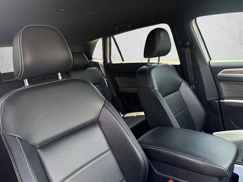 Used 2022 Volkswagen Atlas Cross Sport SE AWD/4WD image 24