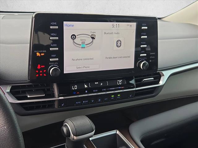 Used 2024 Toyota Sienna XLE FWD image 14