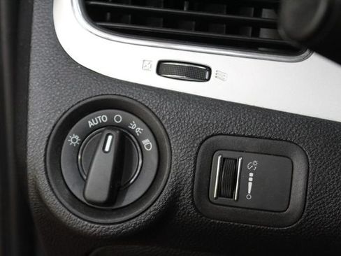 Used 2020 Dodge Journey SE w/ SE Popular Equipment Group FWD image 13