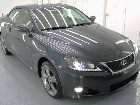 Used 2011 Lexus IS 250C image 34
