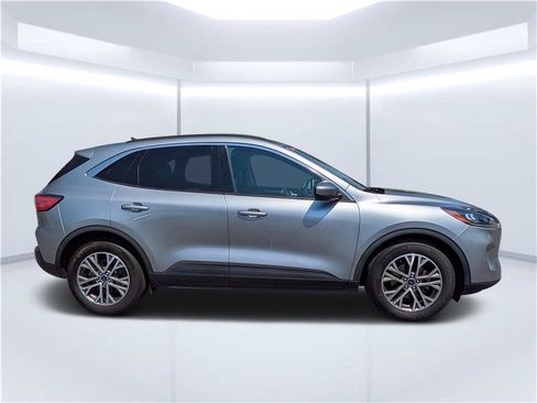 Used 2022 Ford Escape SEL image 2