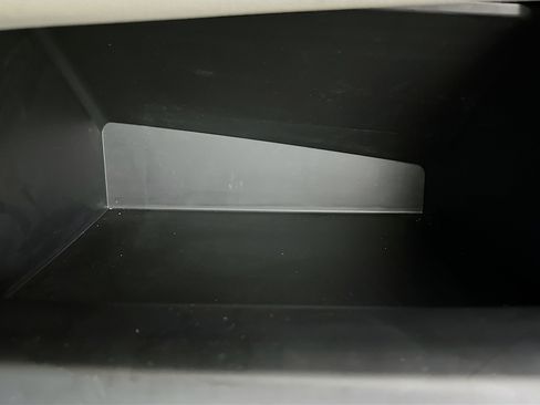 Used 2025 Toyota Corolla LE image 31