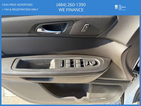 Used 2017 Chevrolet Traverse LT image 23