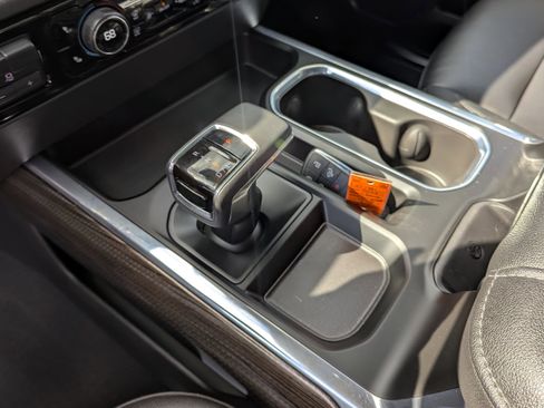 Used 2022 Chevrolet Silverado 1500 LT Trail Boss w/ LT Trail Boss Premium Package image 10