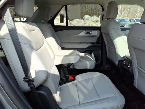 New 2026 Ford Explorer Active w/ Active Comfort Package AWD/4WD image 11