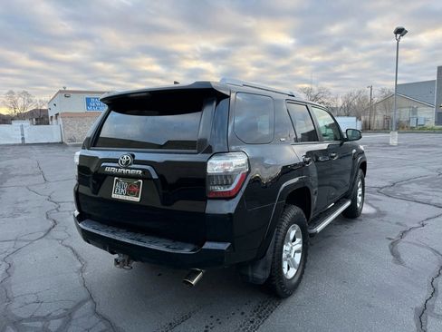 Used 2018 Toyota 4Runner SR5 image 5